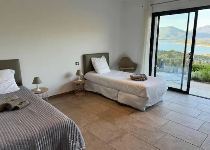 Avec Vue Panoramique Et Montagne Portigliolo